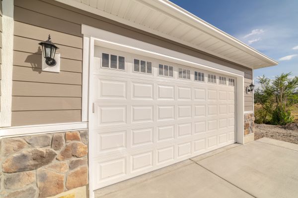 Cost of Garage Lifting in Brentwood